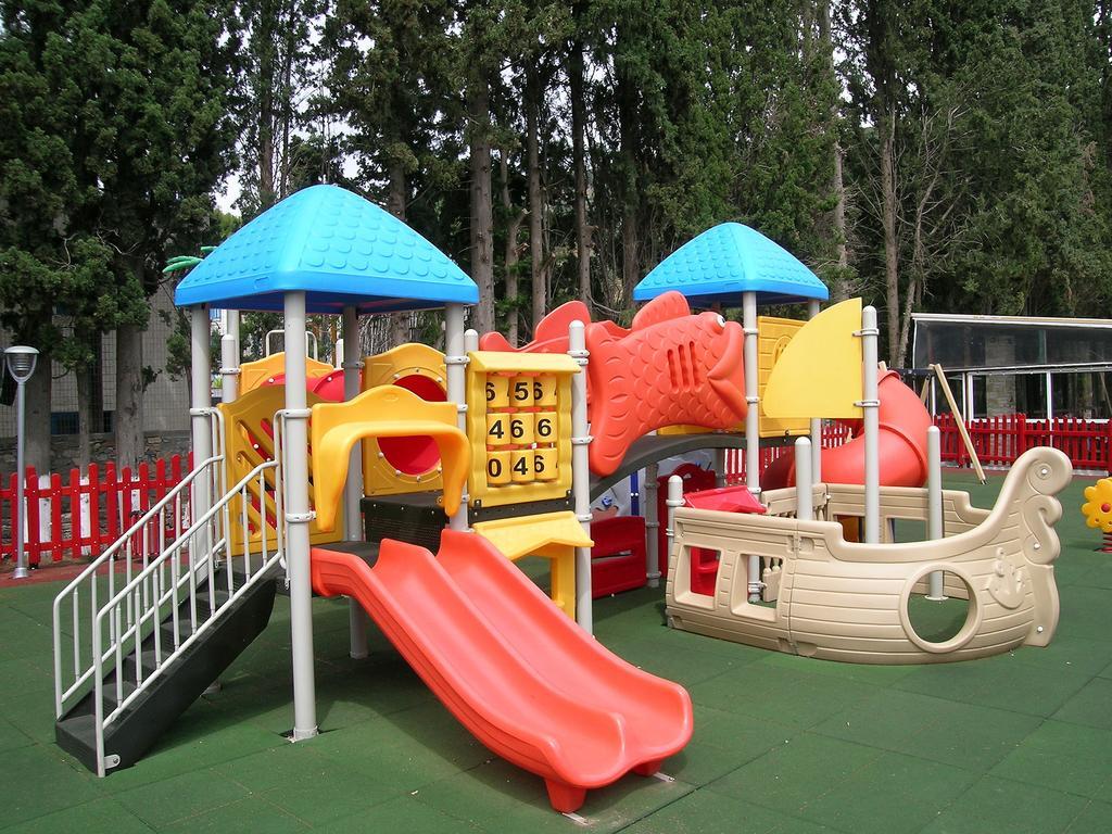 Kamares Apartments Εε 포로스타운 외부 사진
